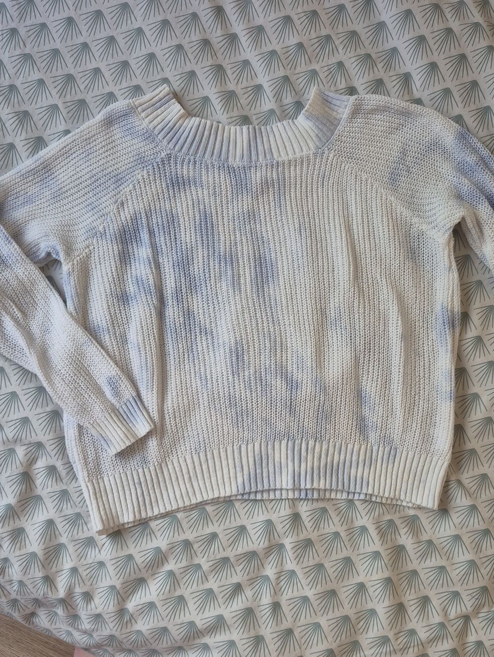 No Comment TieDye Boatneck White Sweater With Blue Cloud Pattern Sz M